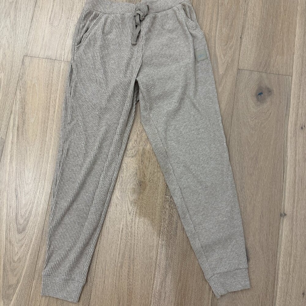 ALO YOGA Muse Sweatpant in Gravel Heather Size L Excellent Condition!
